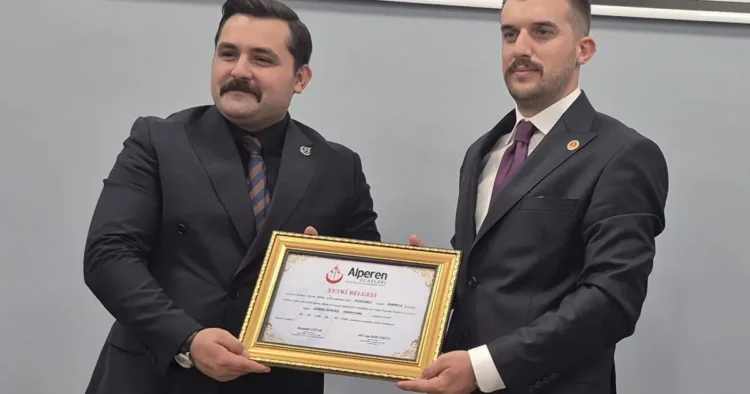 Alperen Ocakları Darıca’da yeni dönem… Adem Akkaş mazbatasını aldı Haber gorseli